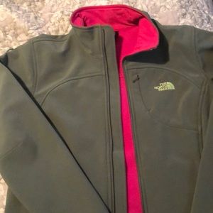 The North Face women’s patina gray/hot pink